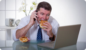 Dangers of Eating at Your Desk